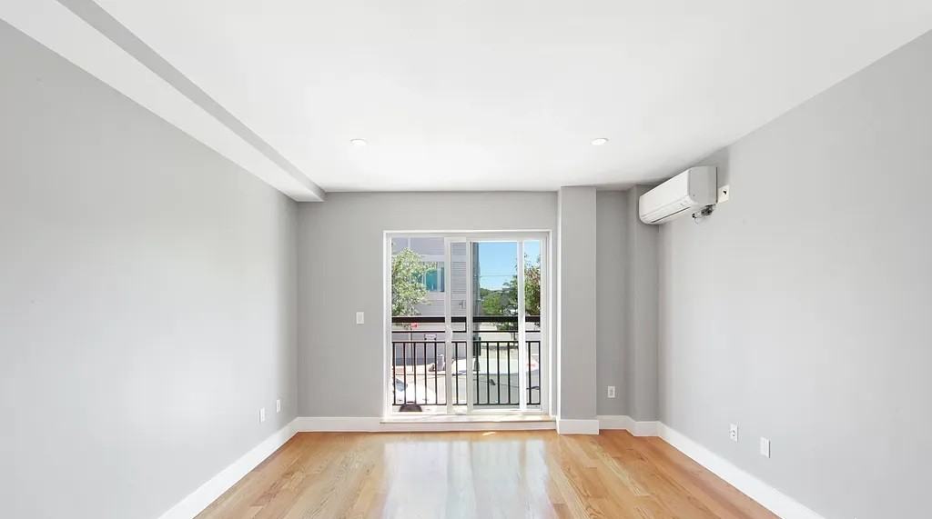 63-34 Fresh Pond Rd #2G - Photo 4 of 8