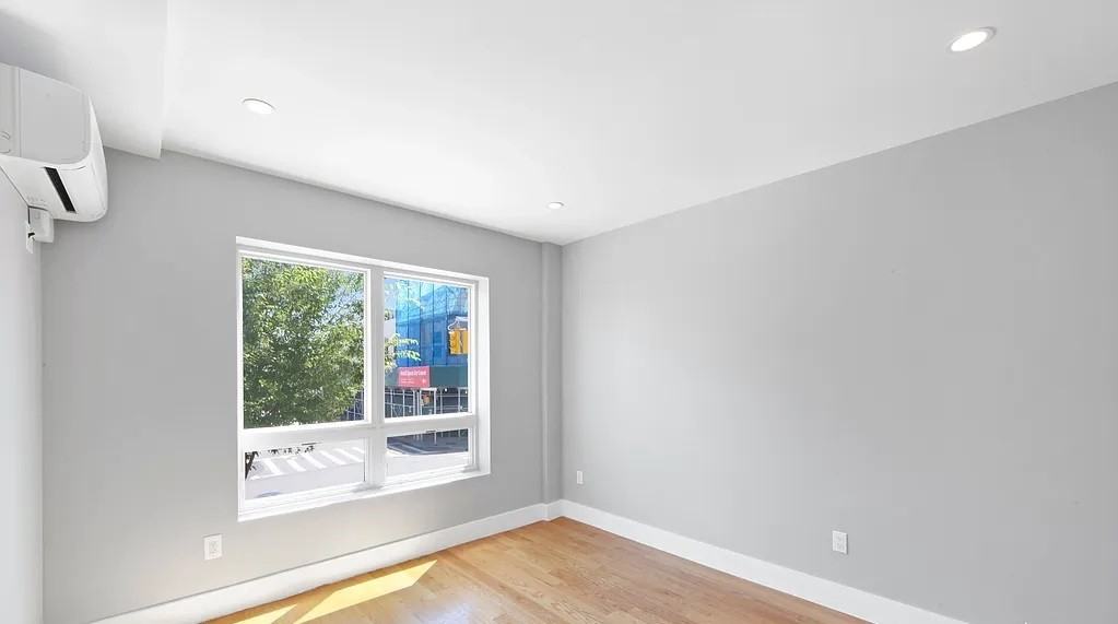 63-34 Fresh Pond Rd #2G - Photo 7 of 8