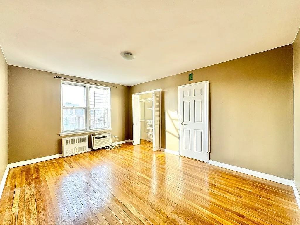 8337 Saint James Ave #5L - Photo 7 of 8