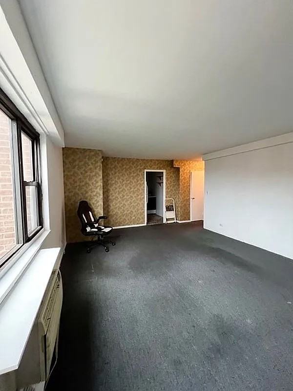 8360 118th St #8E - Photo 3 of 10