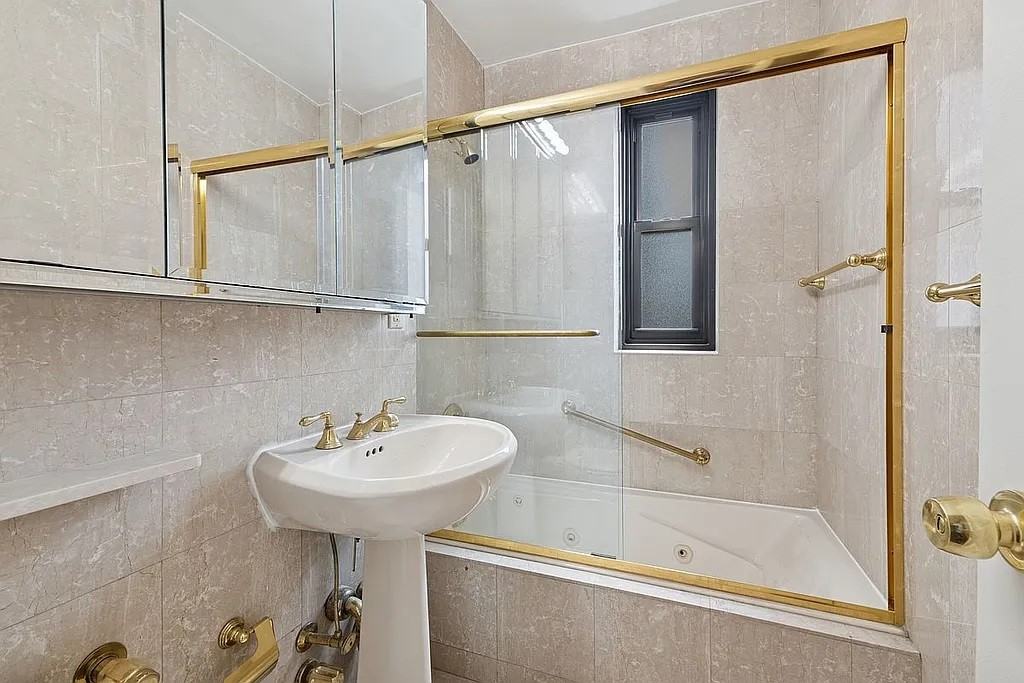 10011 67th Rd #416 - Photo 7 of 9