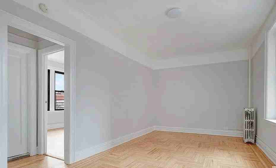 3716 83rd St #4E - Photo 3 of 9