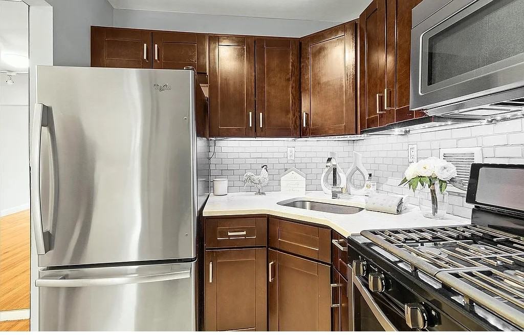 4230 Douglaston Pkwy #7H - Photo 2 of 12