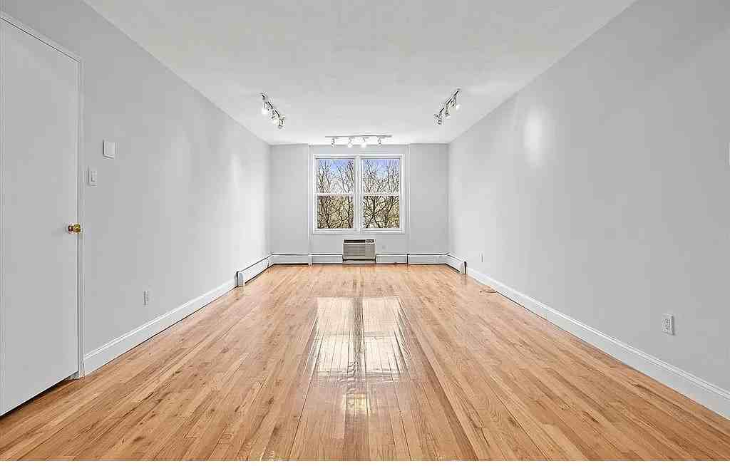 4230 Douglaston Pkwy #7H - Photo 4 of 12