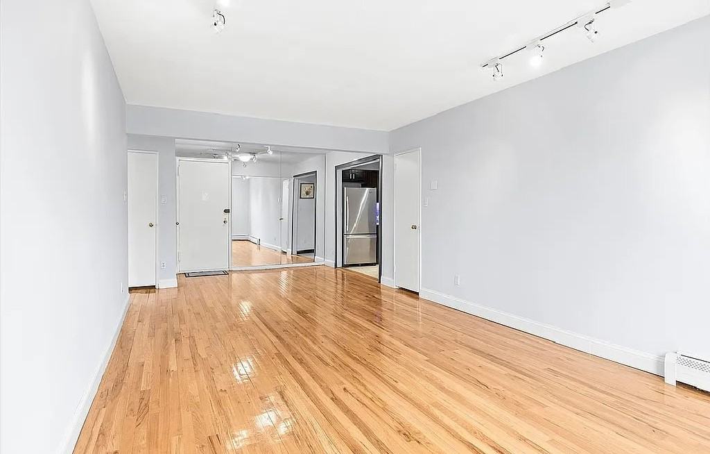 4230 Douglaston Pkwy #7H - Photo 7 of 12