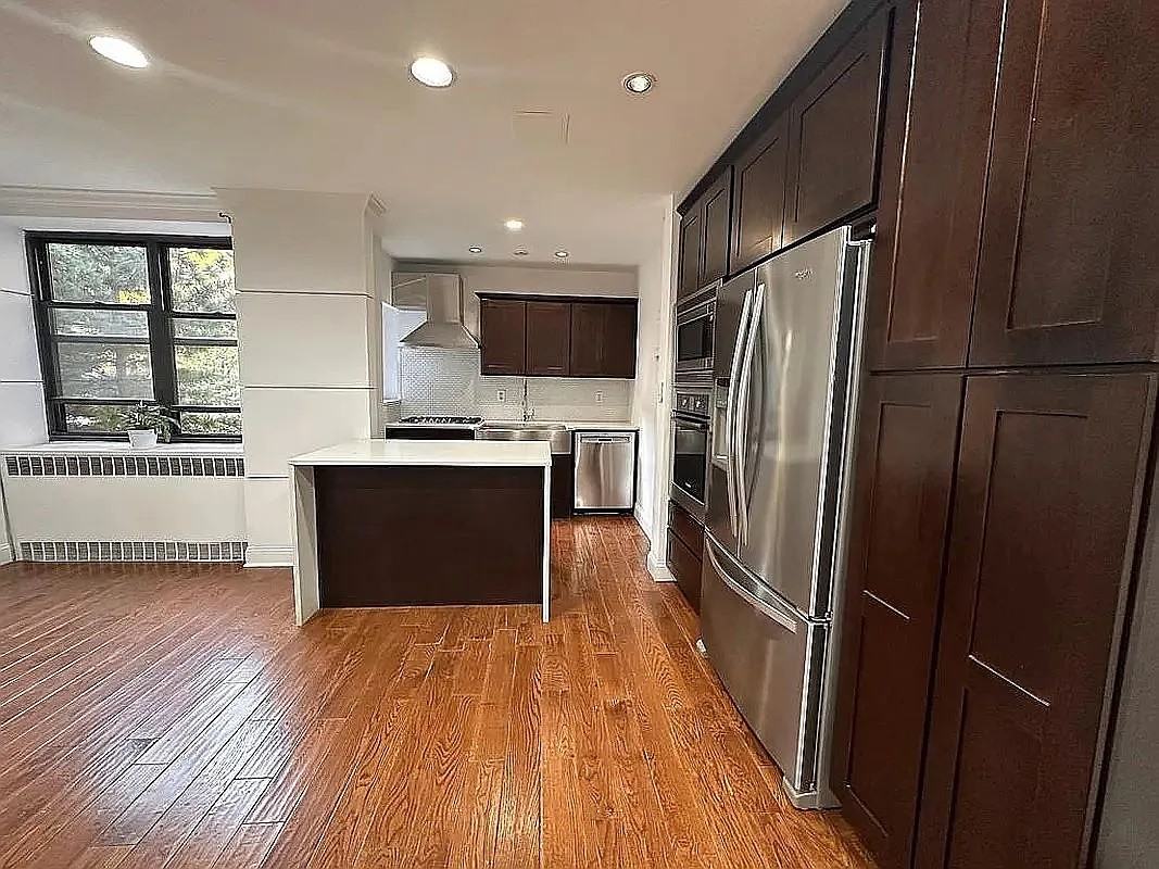 6735 Yellowstone Blvd #2R