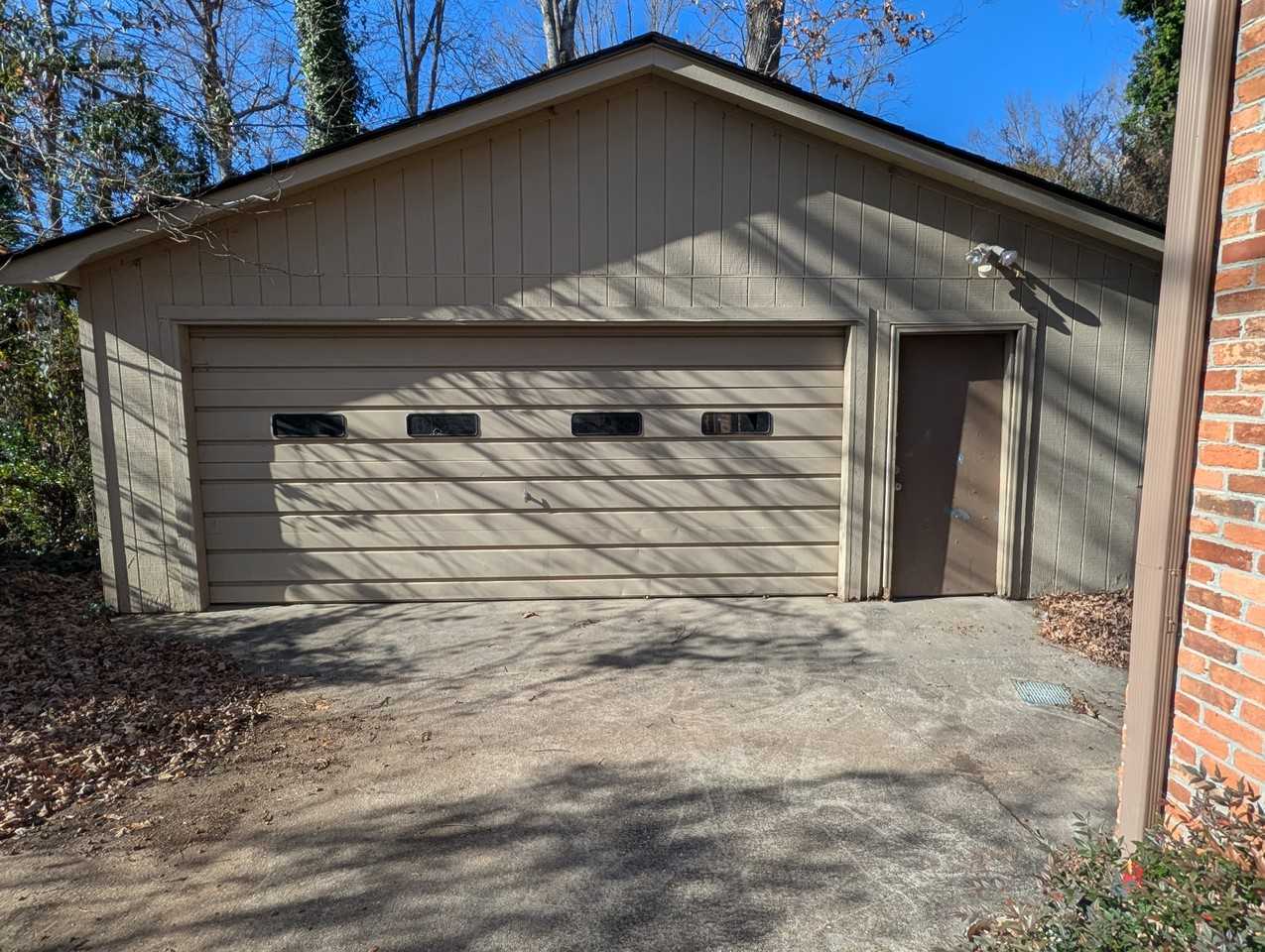 110 Woodhill Dr - Photo 4 of 19