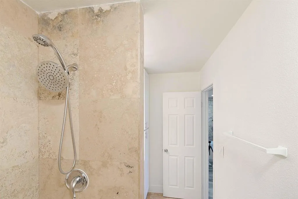 279 Moss St #25 - Photo 3 of 8