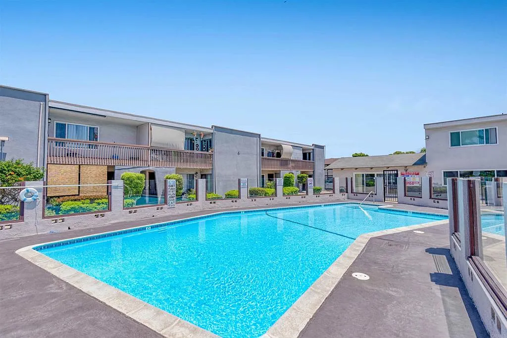 279 Moss St #25 - Photo 5 of 8