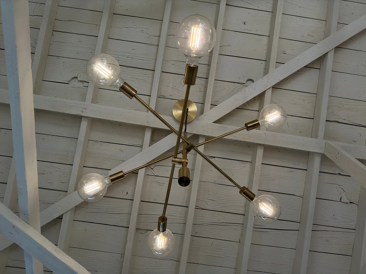 950 Eucalyptus Ave - Photo 4 of 10