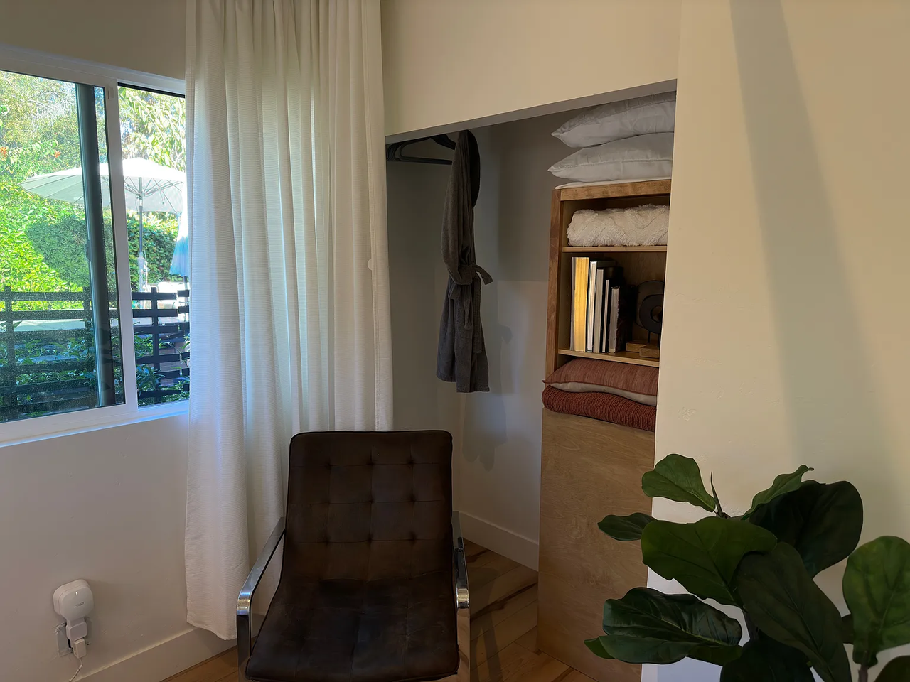 950 Eucalyptus Ave - Photo 6 of 10