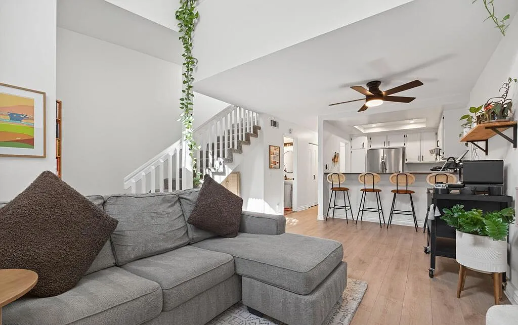 8974 Aberdare St - Photo 5 of 14