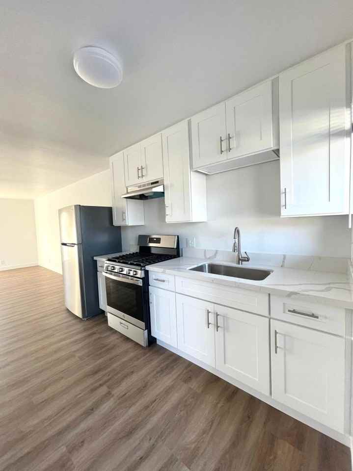 82 W Ramona St #E - Photo 2 of 9