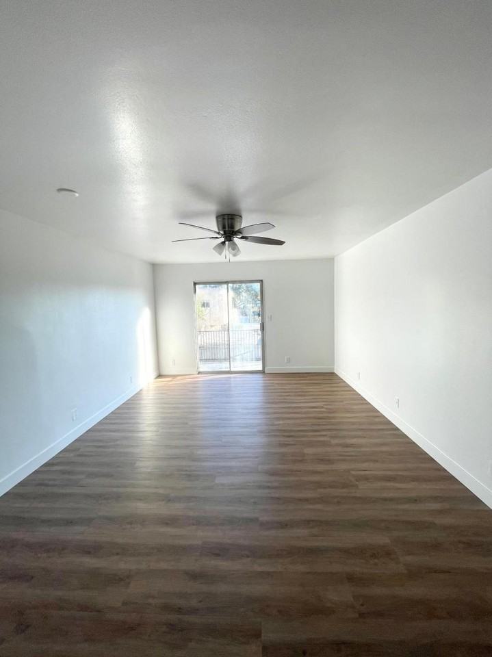 82 W Ramona St #E - Photo 3 of 9