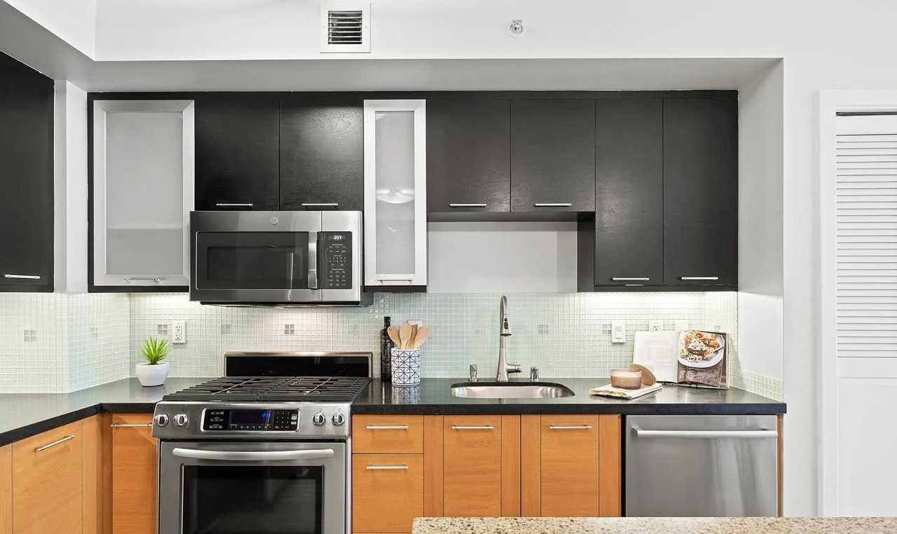 2002 3rd St - Photo 2 of 4