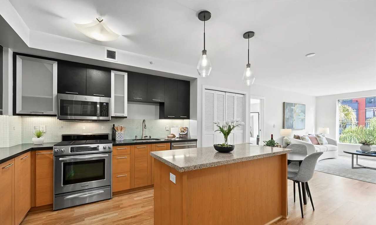 2002 3rd St - Photo 3 of 4