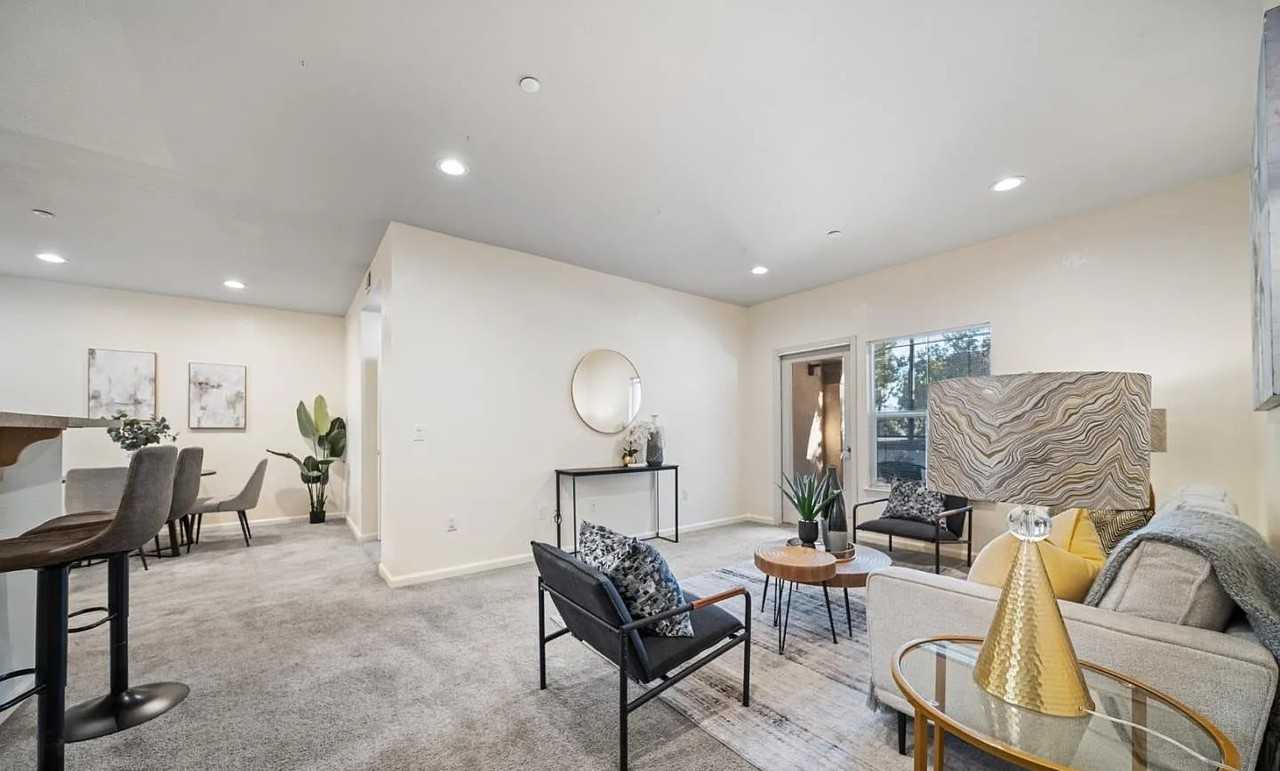 2177 Alum Rock Ave - Photo 2 of 8