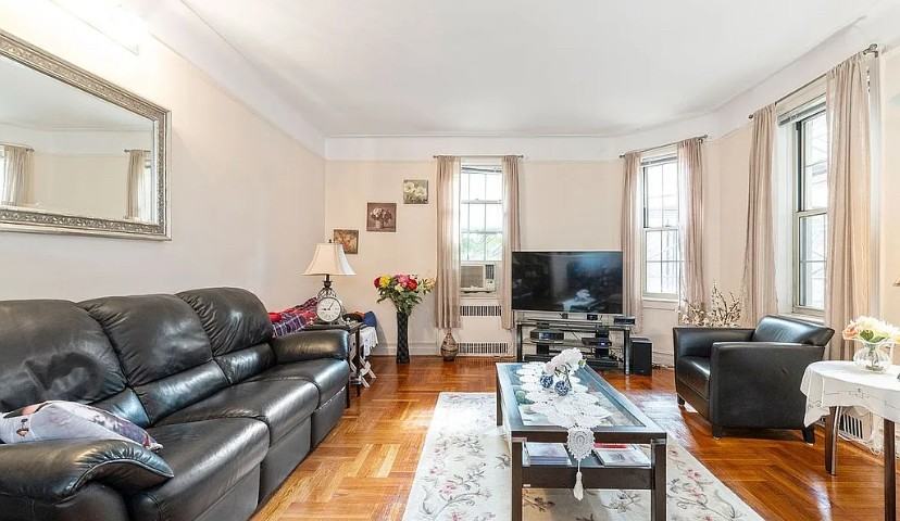 7915 35Th Ave - Photo 6 of 7