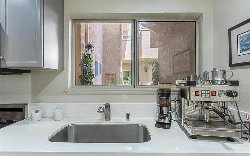 24019 Arroyo Park Dr - Photo 4 of 17