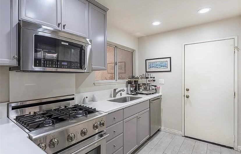 24019 Arroyo Park Dr - Photo 5 of 17