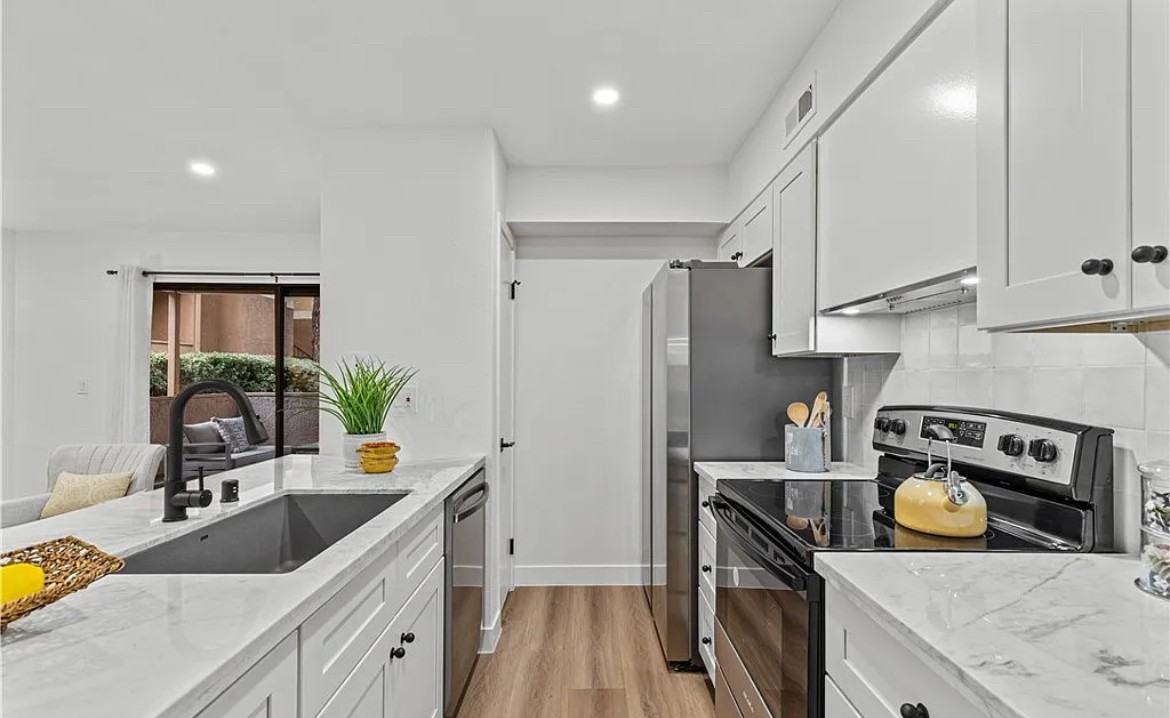 10655 Lemon Ave - Photo 6 of 15