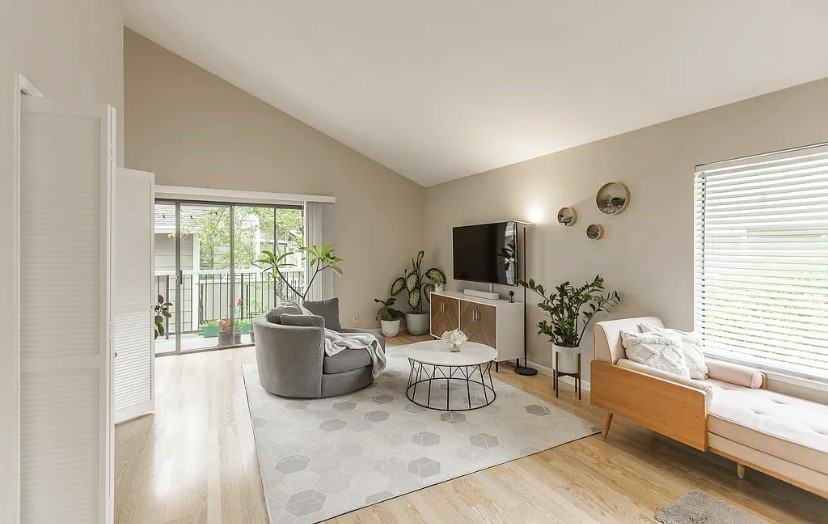 2436 Sebastopol Ln - Photo 4 of 10