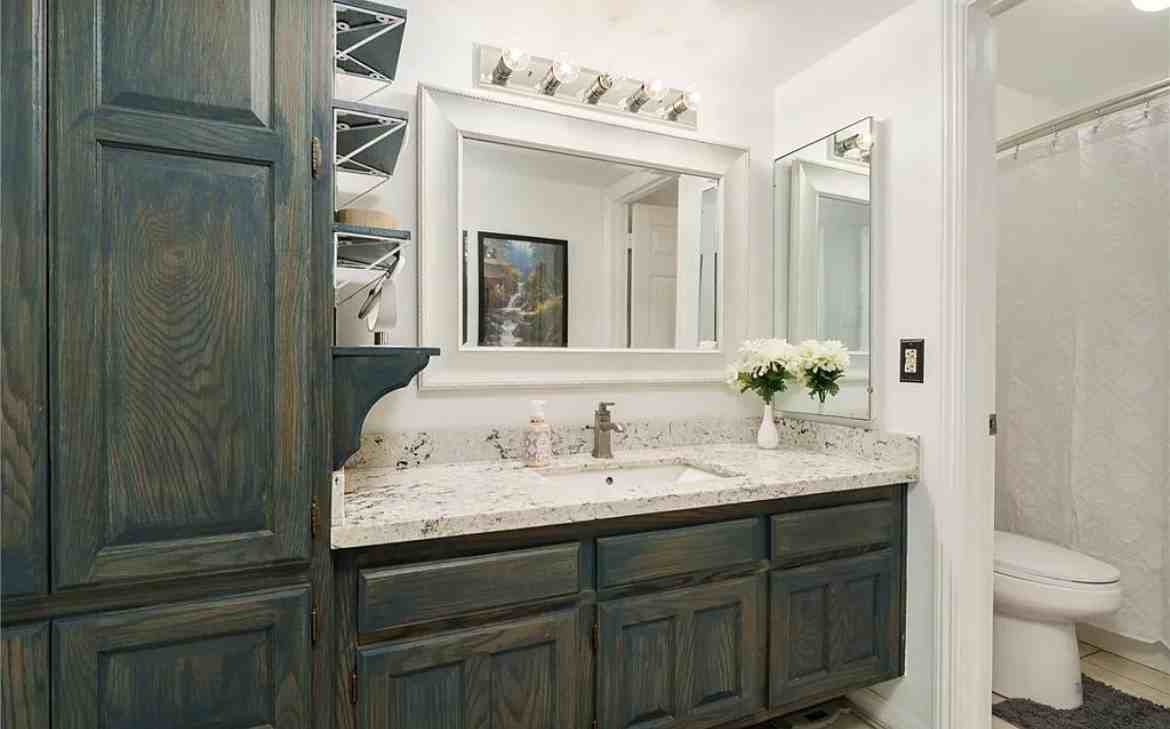 6600 Warner Ave - Photo 4 of 11