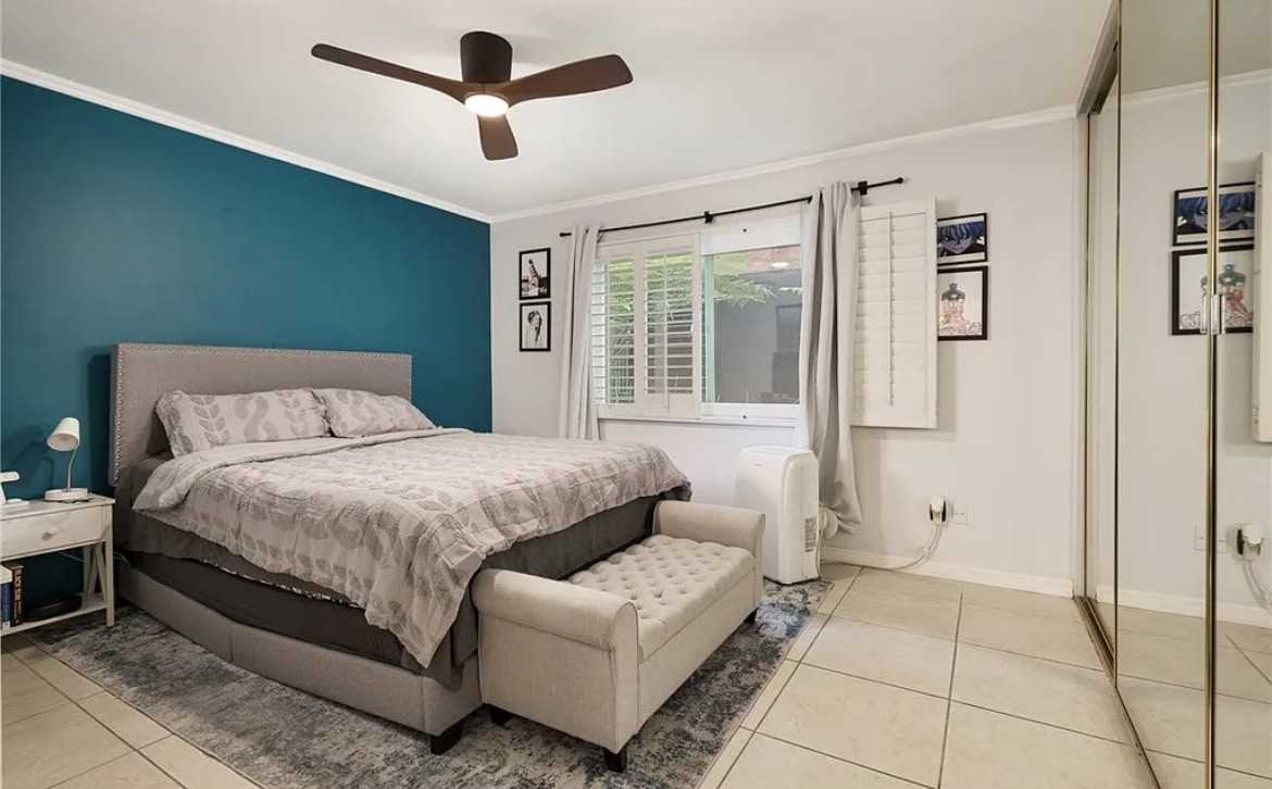 6600 Warner Ave - Photo 5 of 11