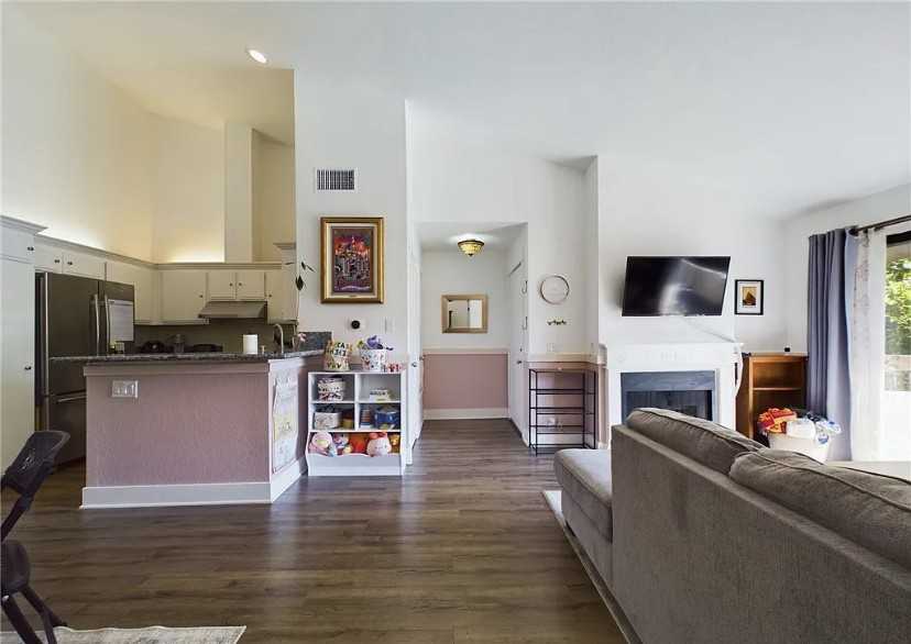 13110 Creek View Dr - Photo 4 of 14