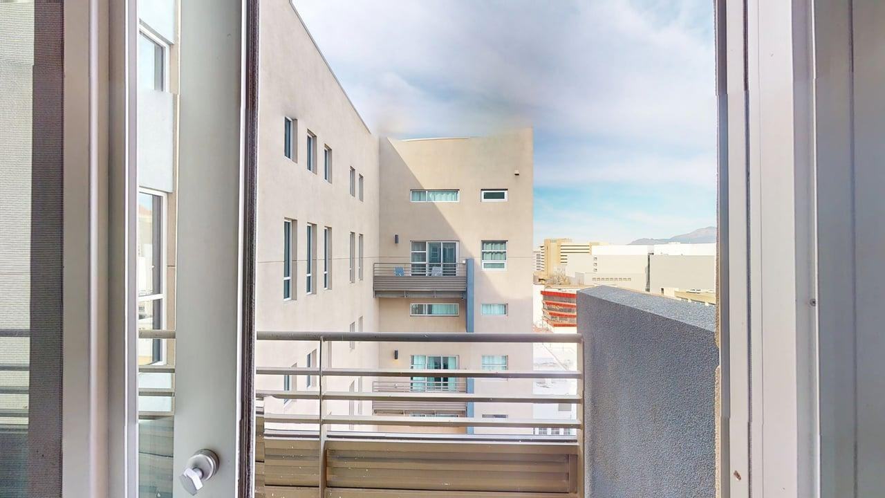 524 Central Ave Sw - Photo 4 of 50