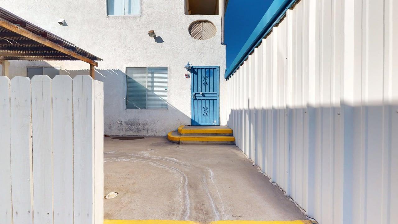 5800 Central Ave Sw - Photo 2 of 32