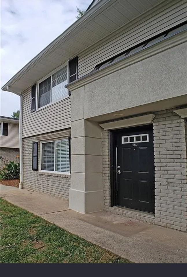 6940 Roswell Rd #19A - Photo 3 of 25