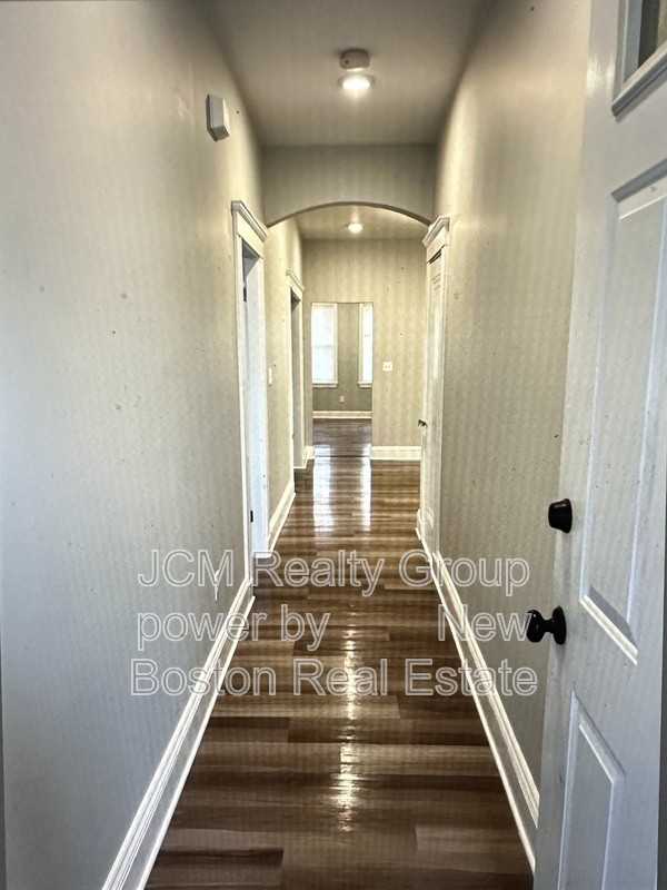 100 Maverick St #1 - Photo 2 of 6