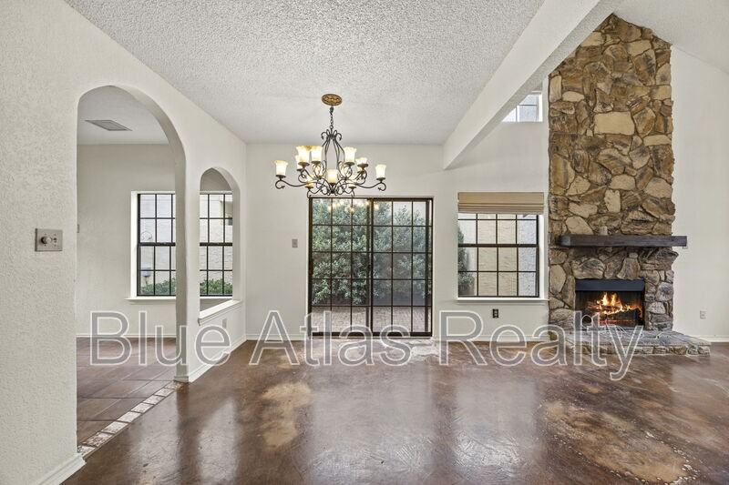 609 Fiesta Cir - Photo 3 of 21