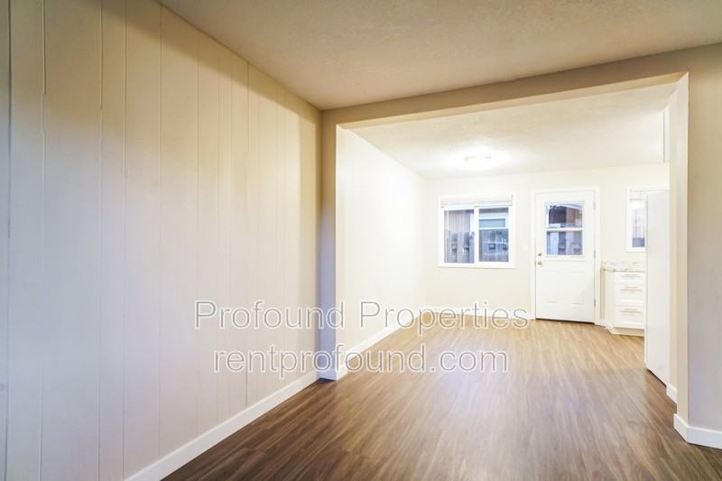 736 Se 13th Ave - Photo 4 of 16