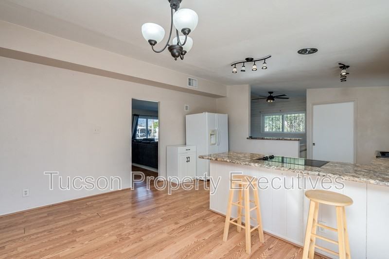 6844 E Kingston Dr - Photo 5 of 23