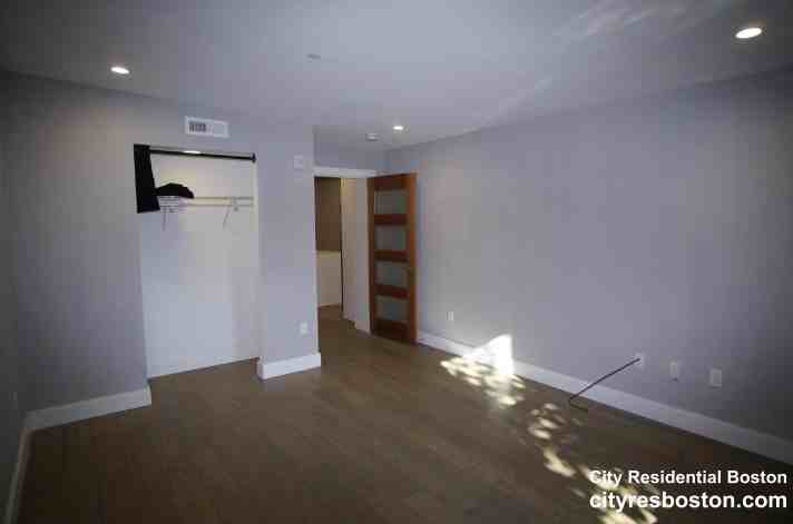 Williams St #2 - Photo 5 of 16