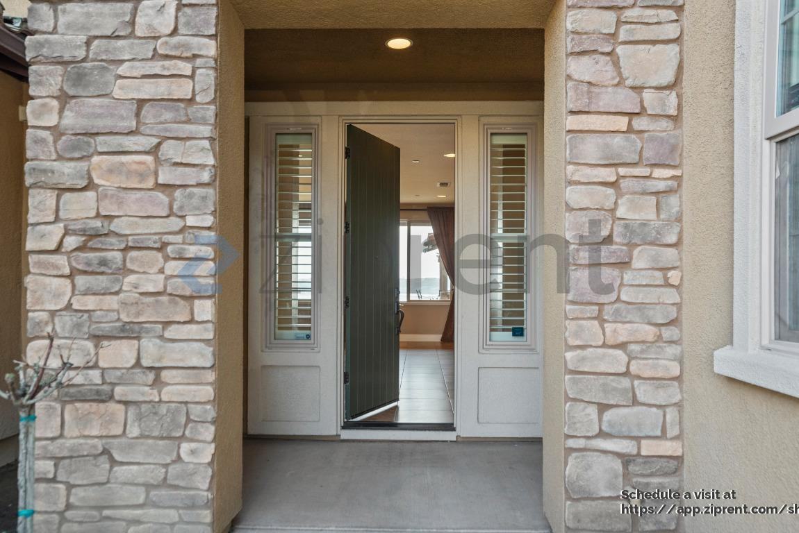 3998 Chiavari Way - Photo 4 of 50