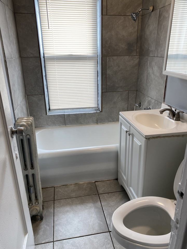 4410 S Drexel Blvd Apt 1w #4410-1W - Photo 4 of 9