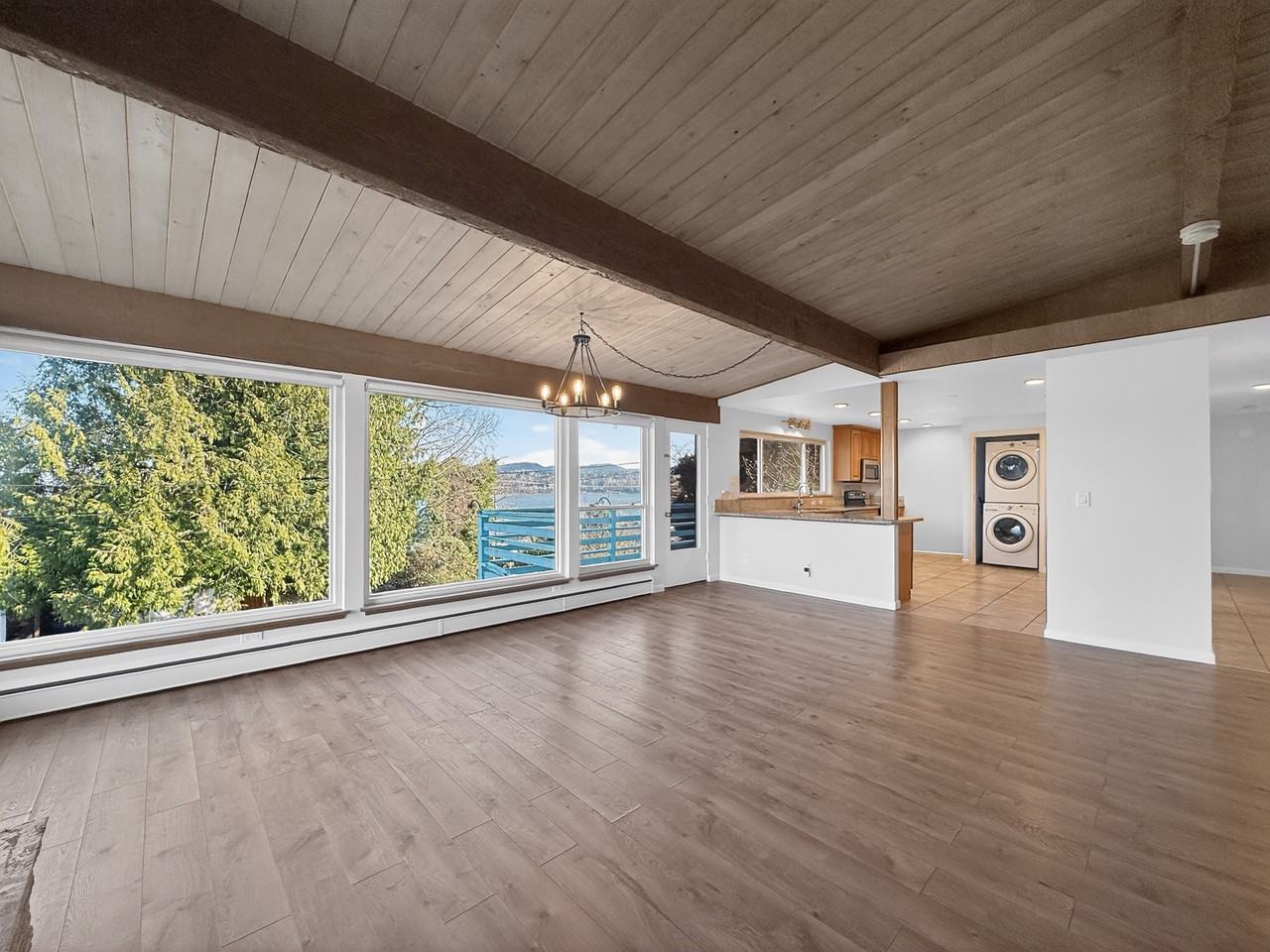 11006 Lotus Pl S - Photo 5 of 20