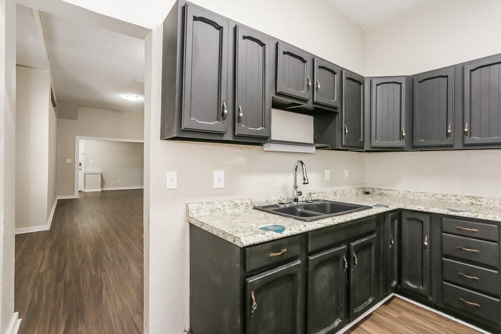 2839 Spring Park Rd - Photo 6 of 16