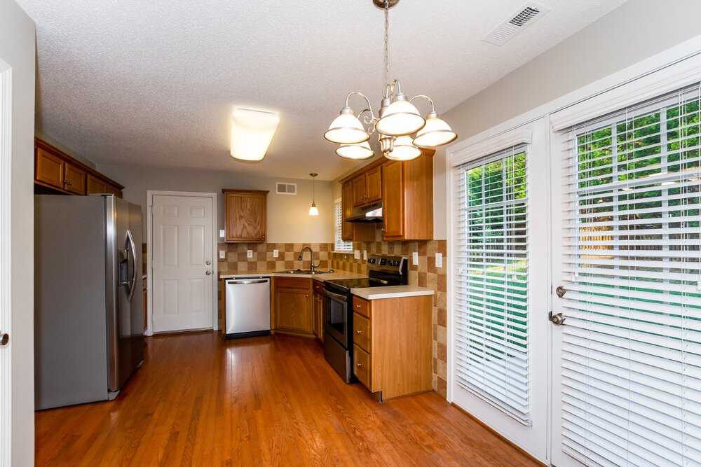 15148 Leslie Brook Rd - Photo 7 of 17