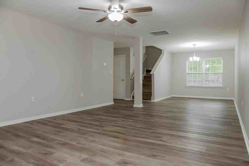 1924 Eastway Dr - Photo 4 of 17