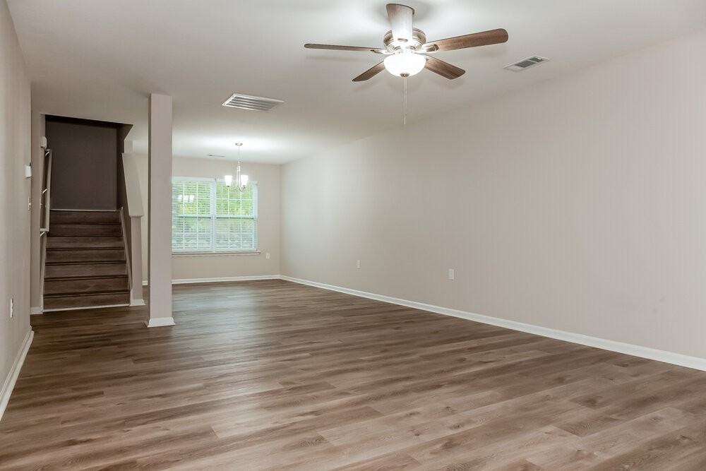 1924 Eastway Dr - Photo 5 of 17