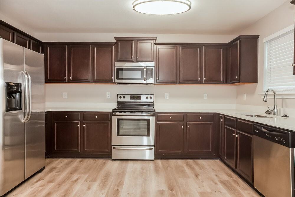 1924 Eastway Dr - Photo 7 of 17