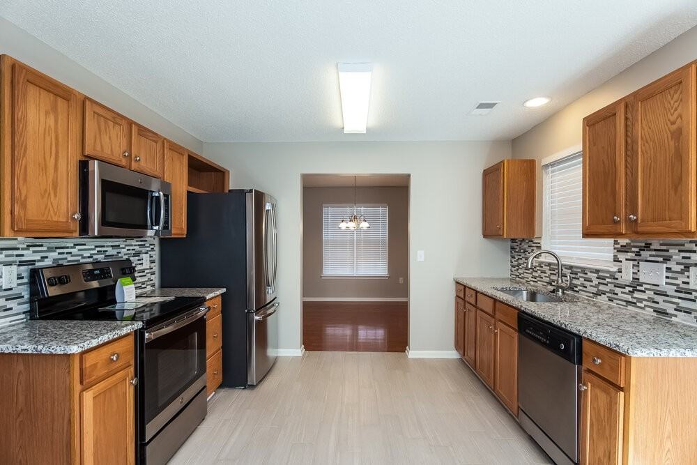 8806 Samara Ct - Photo 7 of 17