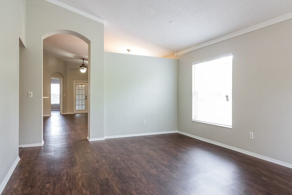 1932 Wiregrass Ct - Photo 3 of 14