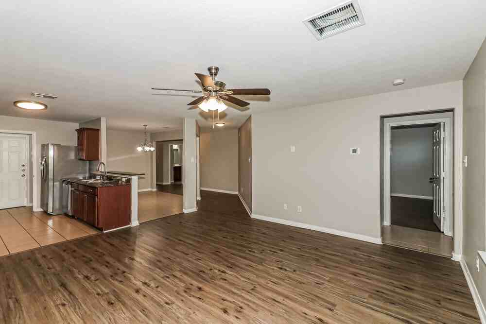 2131 Golden Topaz Dr - Photo 5 of 16