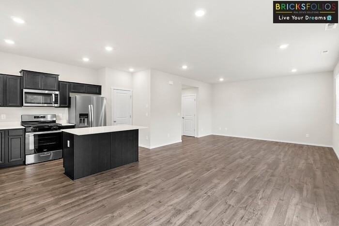 1265 Sw Pendleton Way - Photo 5 of 47