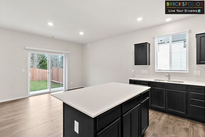 1265 Sw Pendleton Way - Photo 6 of 47